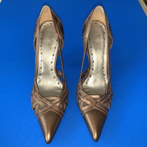 BCBG Gold Pointed Toe High Heel Pump Shoes Size 6B - Picture 3 of 5